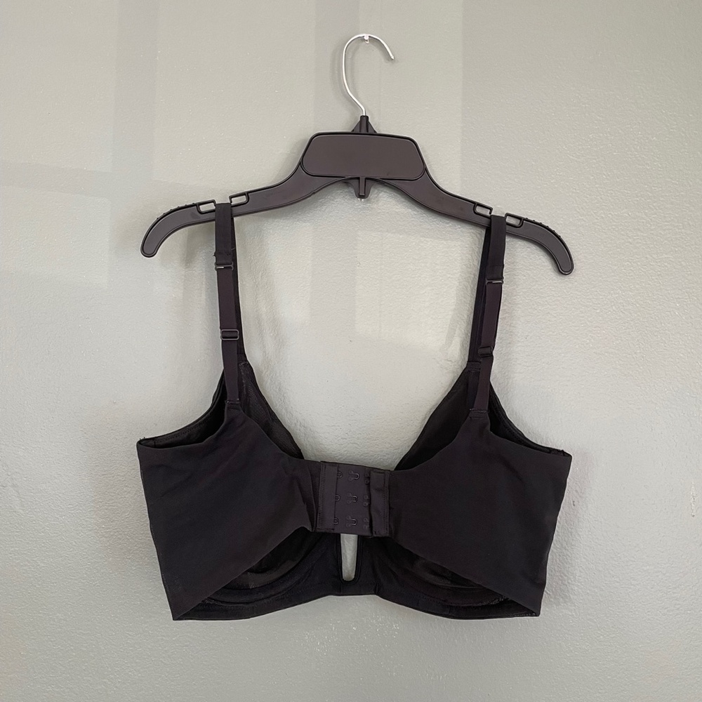 SKIMS Black Plunge Underwire Bra - Picture 3 of 4